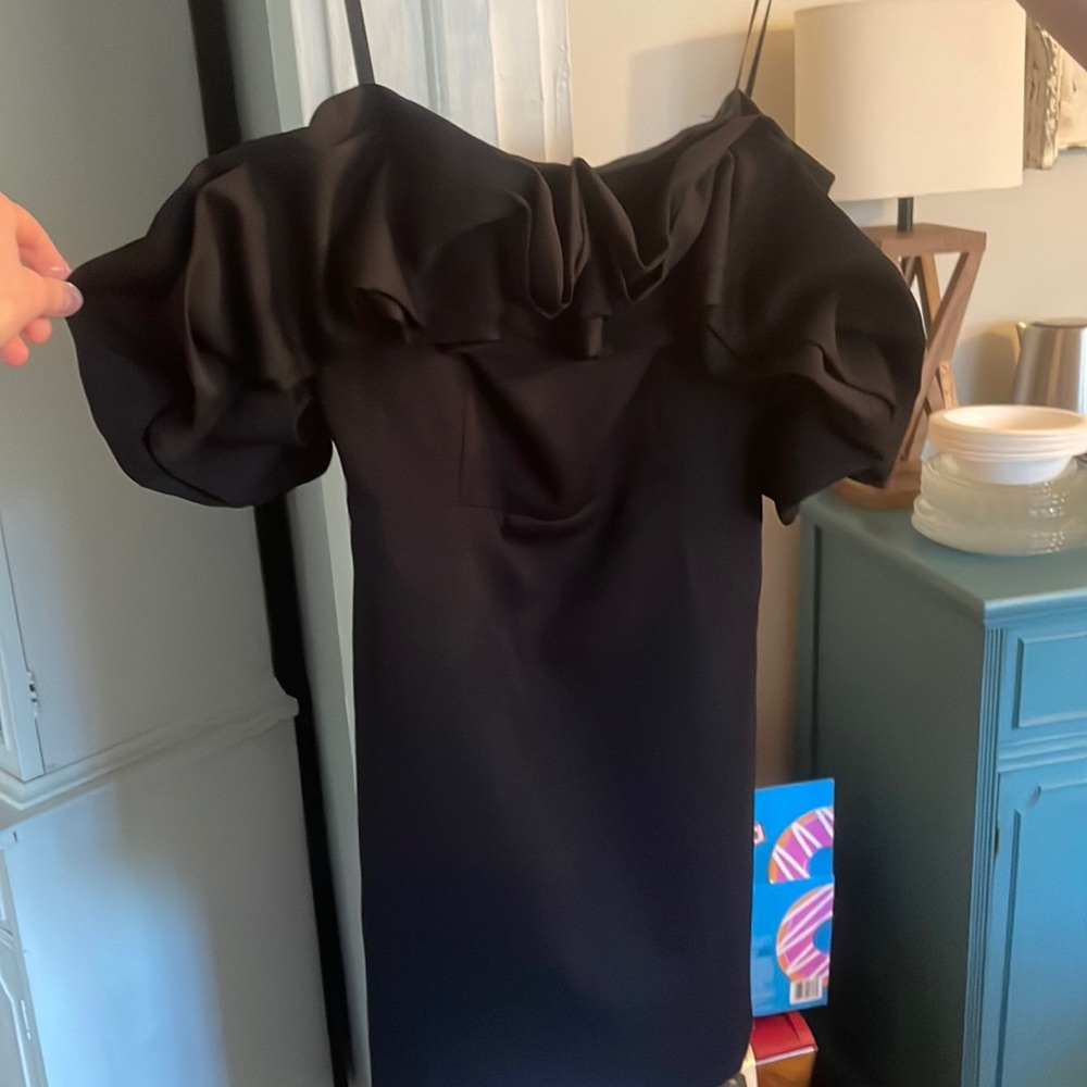 Short Black off the shoulder dress w ruffles